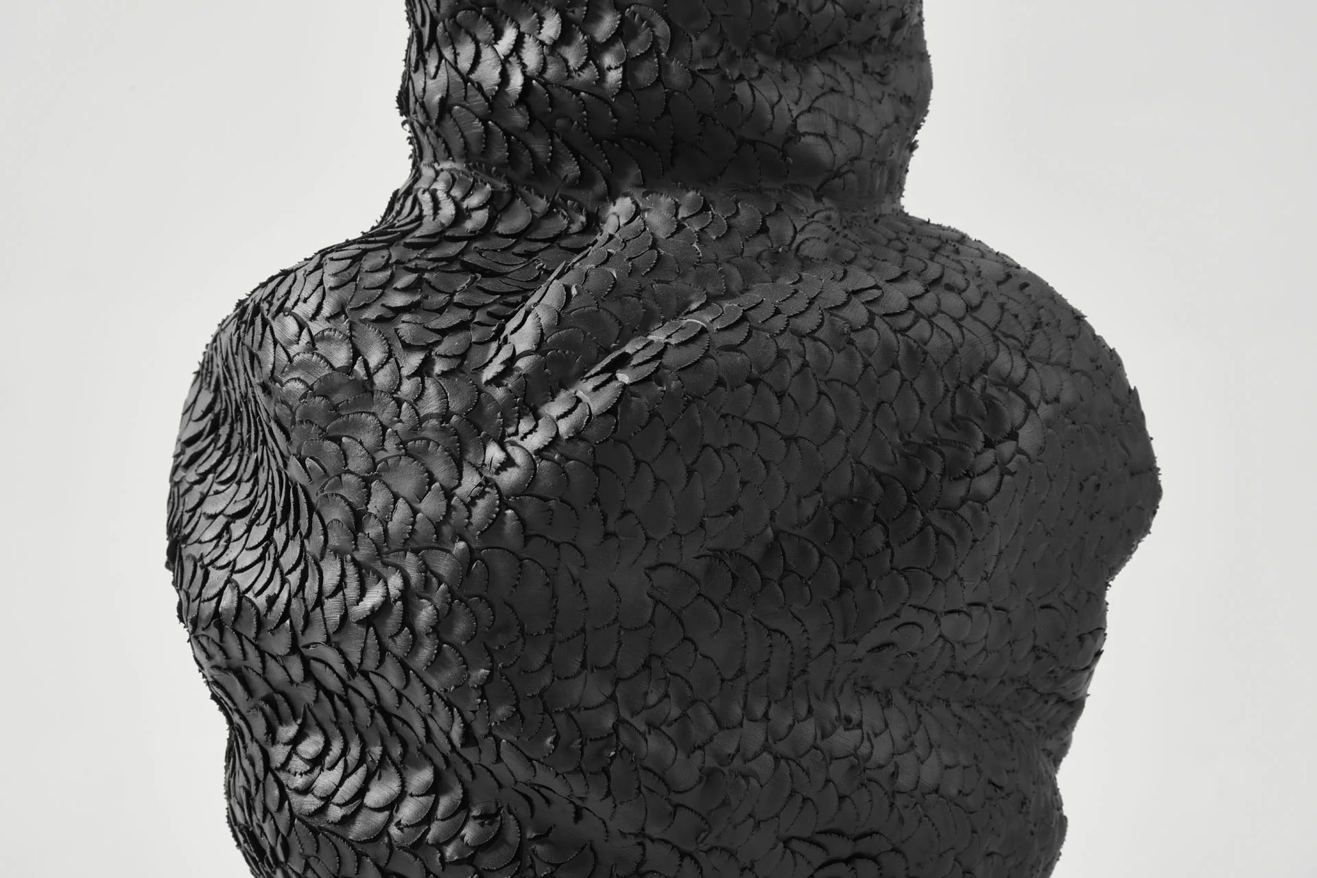 ALYSIUM VASE EBONY - Image 2