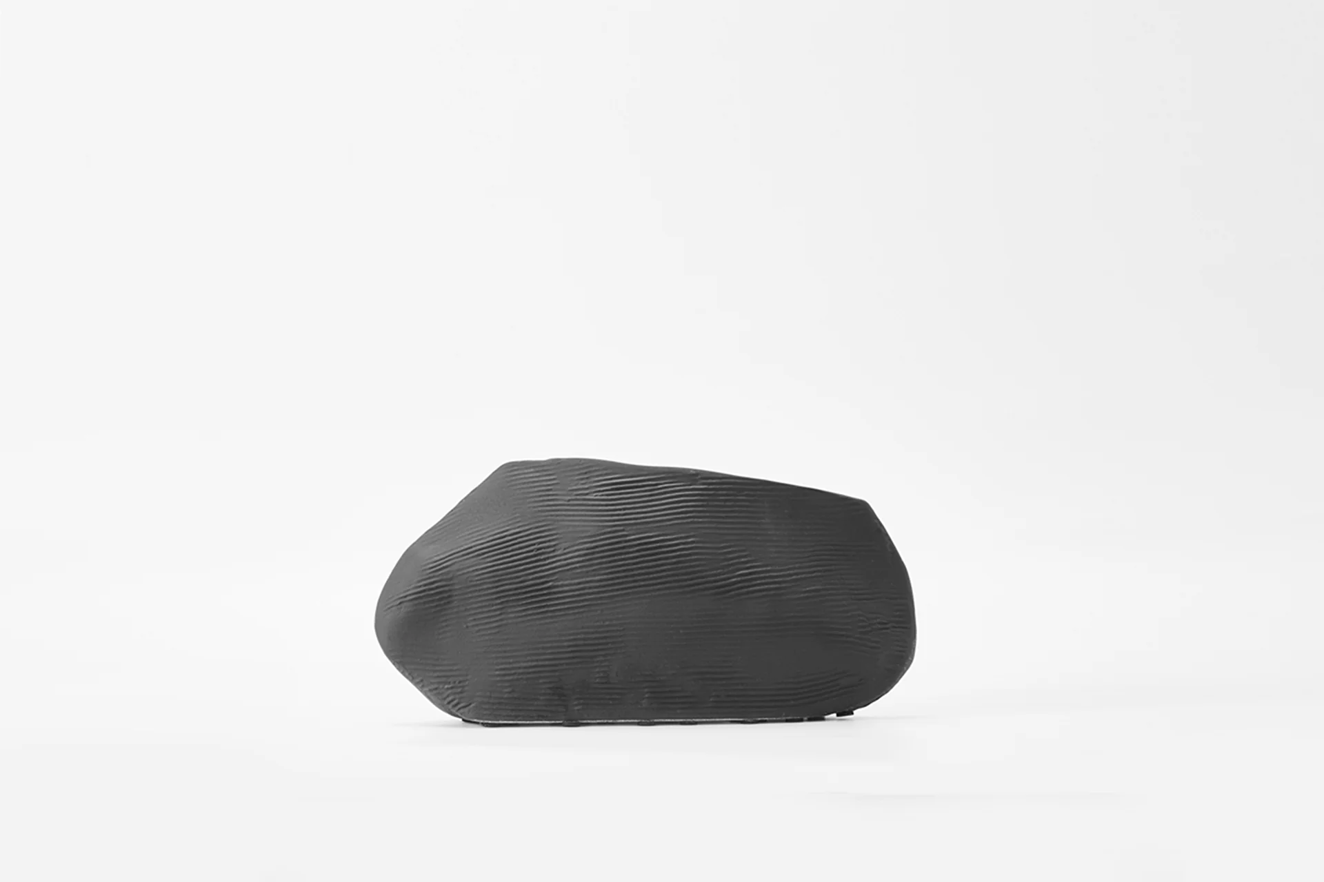CHALK VASE EBONY