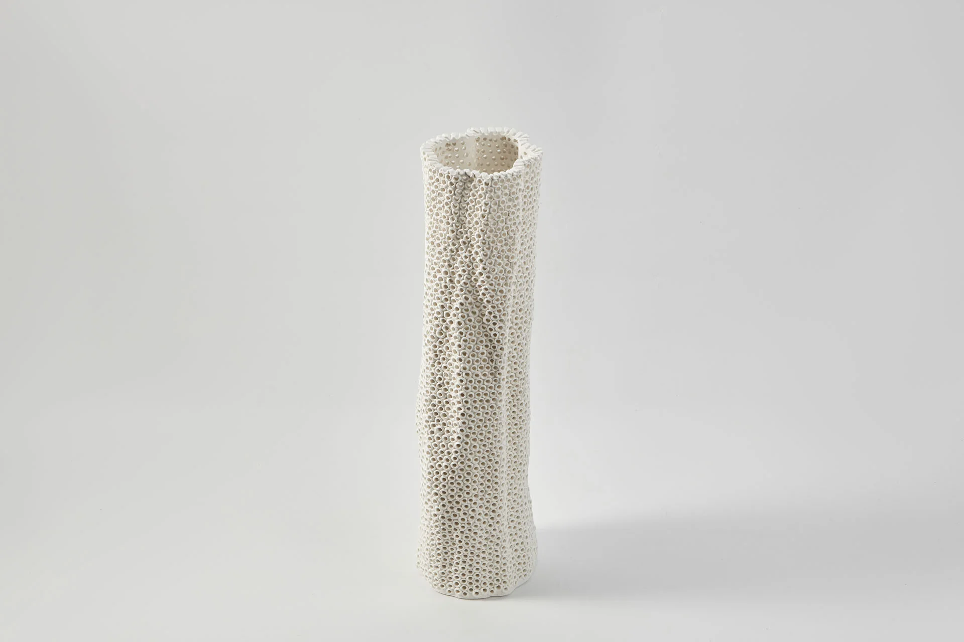 CORALITE VASE IVORY