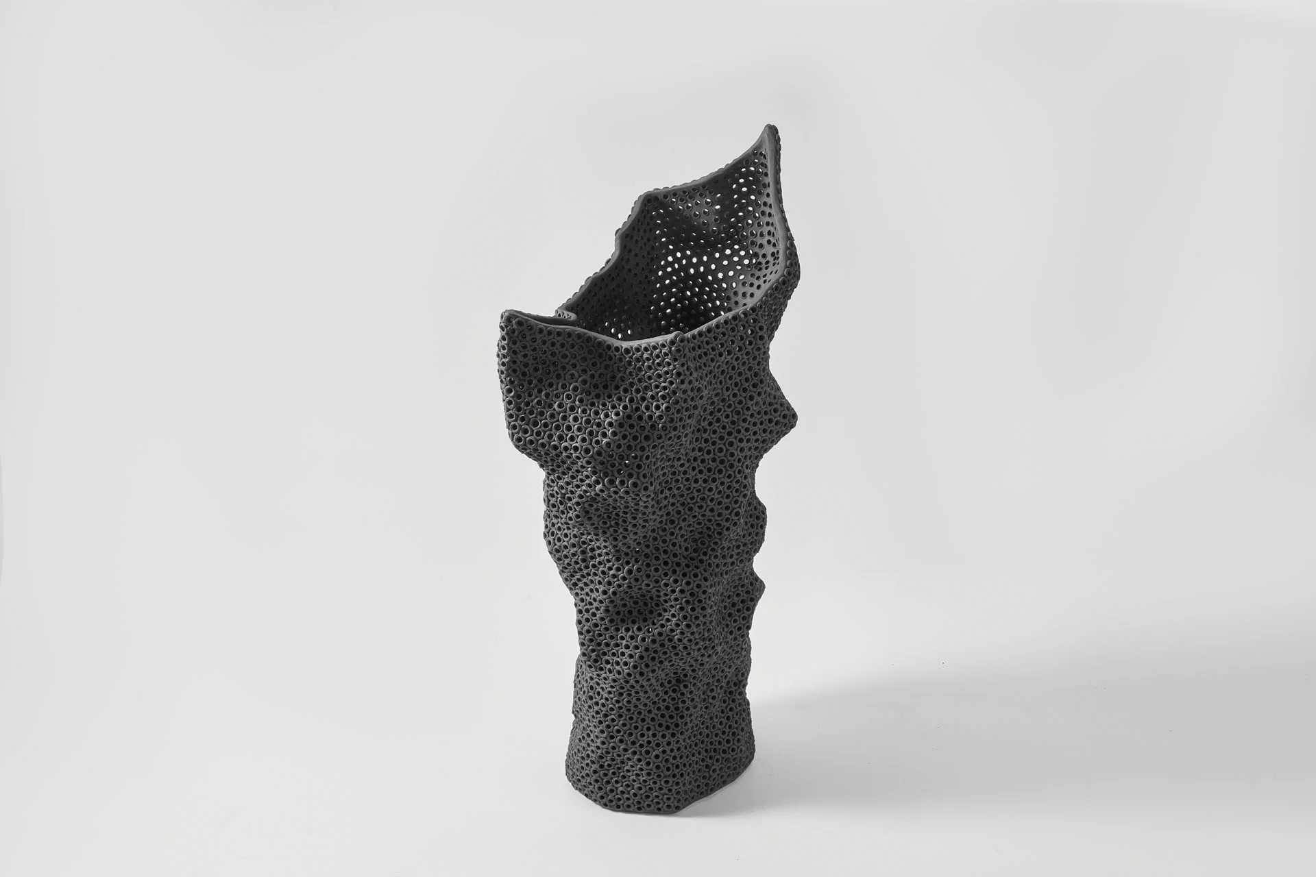CORALLIA VASE EBONY - Image 4