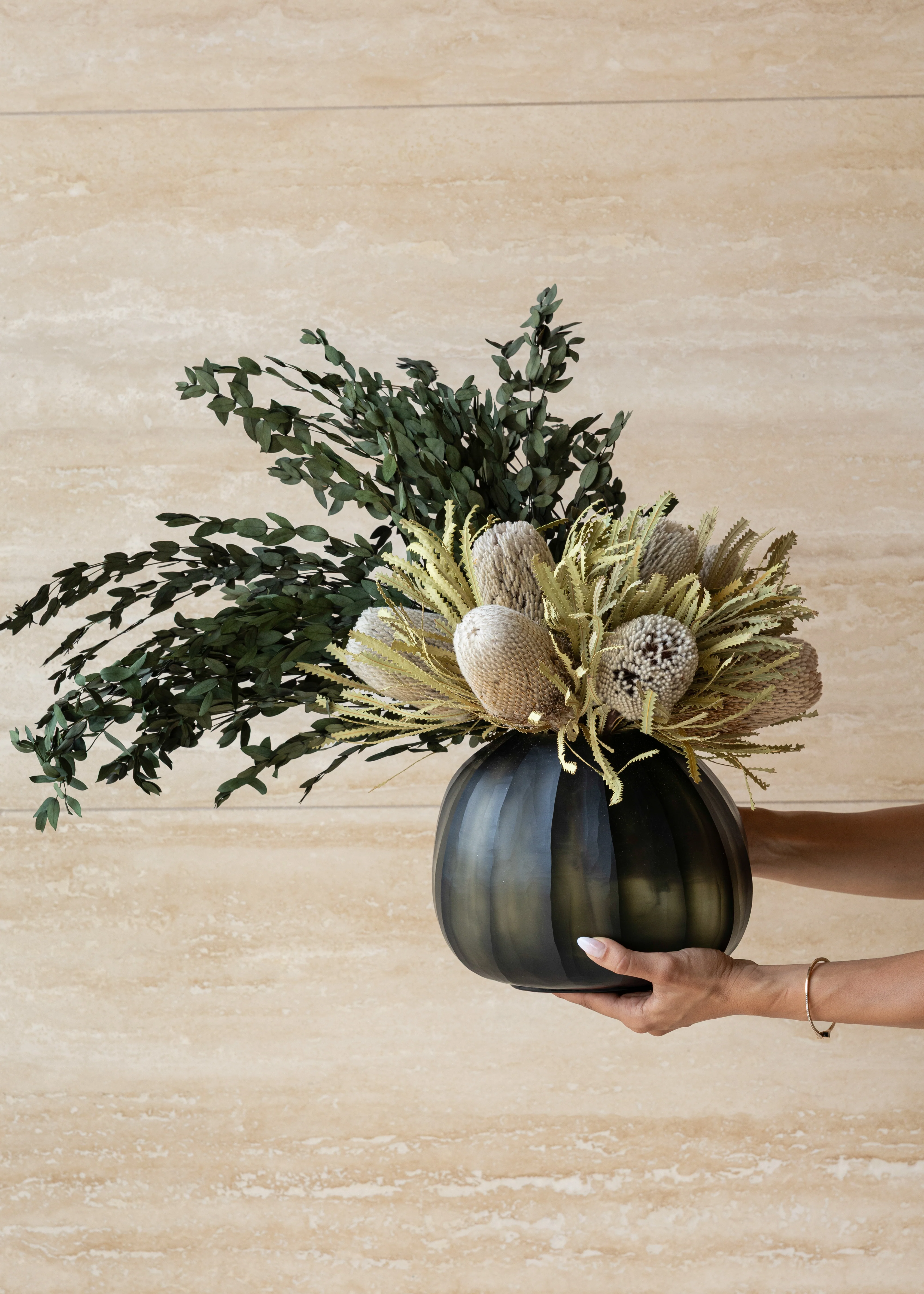 LUCY PRESERVED ARRANGEMENT IN AURA VASE MOSS
