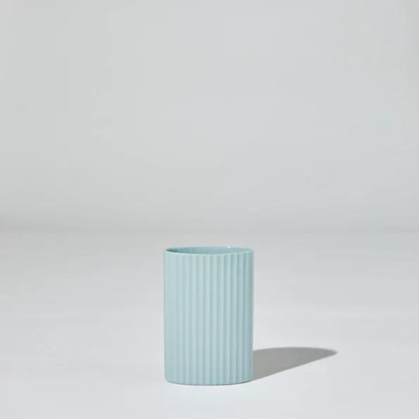 RIPPLE VASE LIGHT BLUE (S)