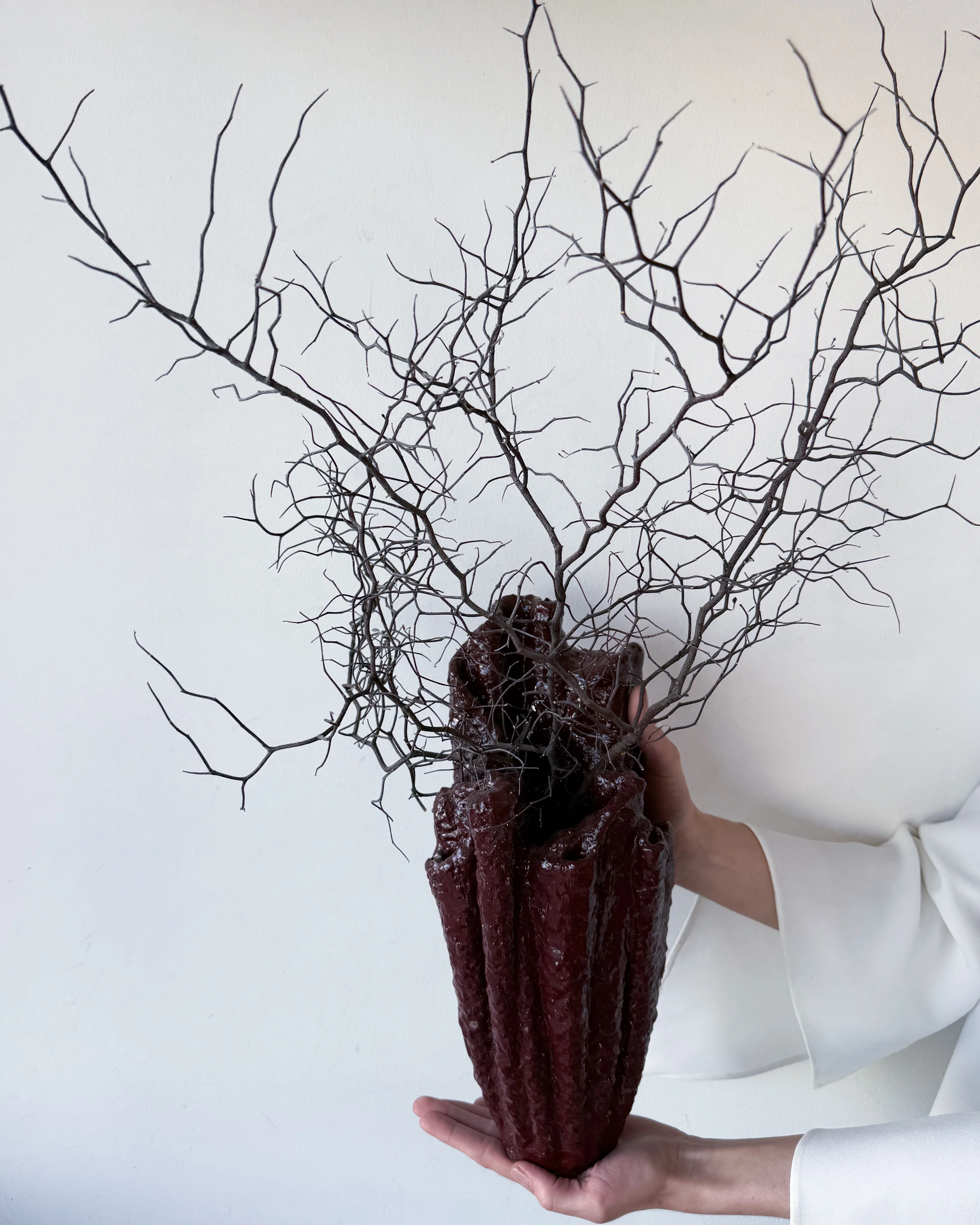 THE HORUS VASE | BURGUNDY MEDIUM - Image 2