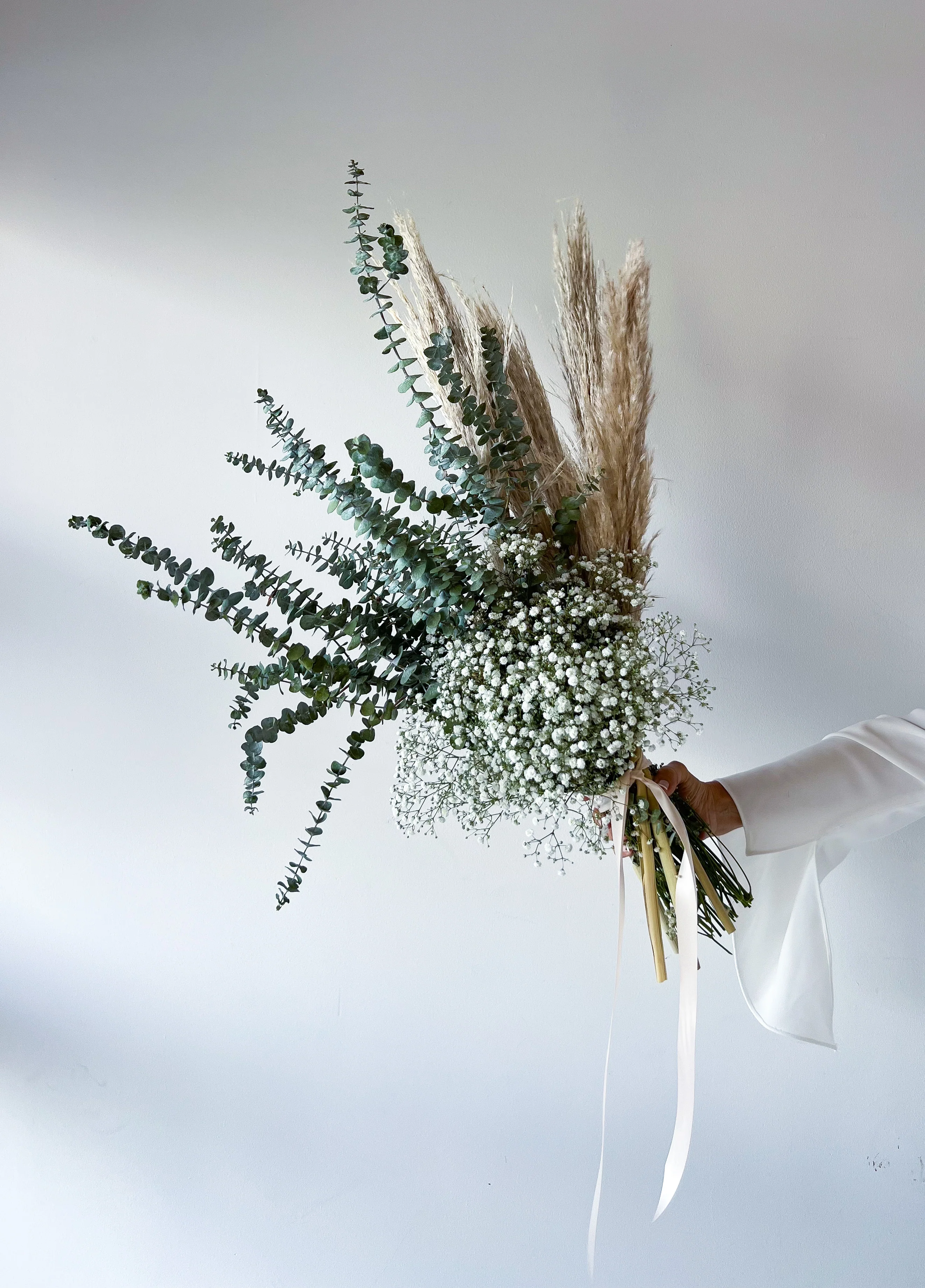 WHITEHAVEN BOUQUET, DRIED FLOWER ARRANGEMENT - Image 3